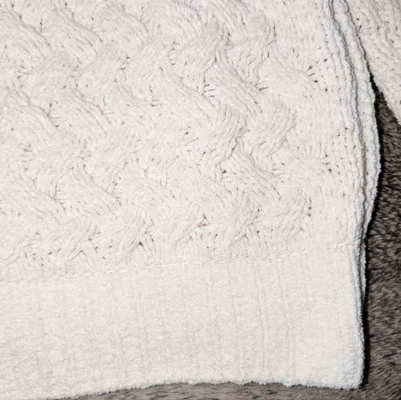 Oysho Cable Knit Basket Weave Chenille Sweater Cream Women's Medium - Picture 4 of 5